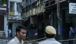 दिल्ली अग्निकांड : नैनीताल समेत उत्तराखंड के कई जिलों में सख्ती, सभी होटल-होमस्टे और मॉल का होगा सुरक्षा ऑडिट 