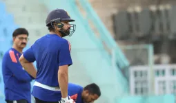 भीषण गर्मी के बीच टीम इंडिया की परीक्षा:  SP संभालेगें स्कोरिंग, लखनऊ में वैभव विवाद पर क्या बोले बोलिंग कोच 