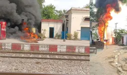 बाराबंकी: रेलवे स्टेशन पर जनरेटर में धमाका, गांव में ट्रांसफार्मर धधका; दो जगह आग से हड़कंप