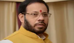 UP Ration Card : राशन की दुकानों पर अब मिलेगी कुर्सी और पीने का पानी, कार्डधारकों के लिए मंत्री मनोज पांडेय का बड़ा फैसला