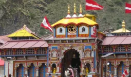 राम मंदिर के बाद बदरीनाथ में चढ़ावे के कथित गबन का शोर, पूर्व सीएम त्रिवेंद्र रावत ने उठाई जांच की मांग 