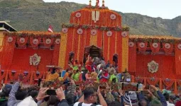 Badrinath Dham:  बदरीनाथ धाम में चढ़ावा चोरी का सनसनीखेज आरोप, BKTC अध्यक्ष ने दिए निष्पक्ष जांच के आदेश