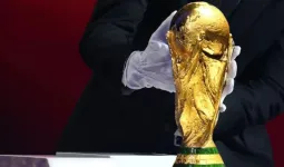 FIFA World Cup Trophy:  किसने बनाई दुनिया की सबसे प्रतिष्ठित ट्रॉफी, क्यों कोई देश हमेशा के लिए नहीं रख सकता; जानिए क्या है नियम  