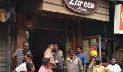 Lucknow Fire News: अकबरी गेट स्थित दुकान में शॉर्ट सर्किट से लगी आग, लाखों का सामान जलकर राख