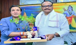 UP T20 League Season 4 : 14 अगस्त से शुरू होगा यूपी टी-20 लीग, संजय कपूर ने सतीश महाना और ब्रजेश पाठक को दिया न्योता
