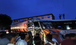 Hamirpur News : हाईवे पर रोडवेज बस और टैंकर की भीषण टक्कर, चालक समेत 3 की मौत; दो दर्जन से अधिक यात्री घायल