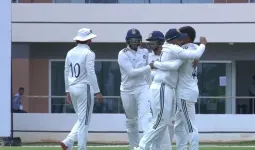 Duleep Trophy 2026: उत्तर क्षेत्र ने पश्चिम क्षेत्र को 52 रन से हराया, सेमीफाइनल में दक्षिण क्षेत्र से मुकाबला
