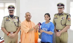  लखनऊ में गोल्ड मेडलिस्ट अस्मिता डे का नवाबी स्वागत,  सीएम योगी ने दी बधाई