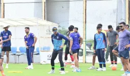   UP T-20 League: बारिश ने थामी लखनऊ फॉल्कंस की प्रैक्टिस, कप्तान भुवी तैयार; पीयूष चावला लगाएंगे कमेंट्री में तड़का