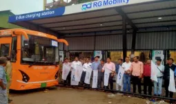  कानपुर : किदवई नगर डिपो से पहली ई-बस लखनऊ रवाना
