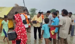 Barabanki News : सरयू नदी का जलस्तर खतरे के निशान से 23 सेंटीमीटर ऊपर, रामसनेहीघाट के कई गांवों में पहुंचा बाढ़ का पानीस फसलों को नुकसान