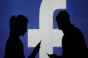 बरेली: फेसबुक फ्रेंड ने महिला का खींचा अश्लील फोटो, अब कर रहा ब्लैकमेल