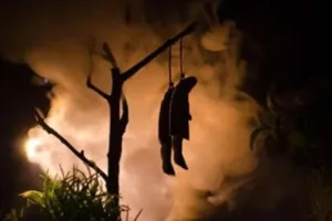 शाहजहांपुर: प्रेमी-प्रेमिका ने पेड़ पर फांसी लगाकर दी जान