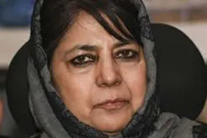 महबूबा मुफ्ती की घर पर नजरबंदी तीन माह के लिए बढ़ाई गई