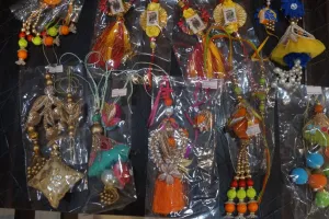 बरेली: बाजार से चाइनीज राखियां गायब, सूरत व कोलकाता की छाईं