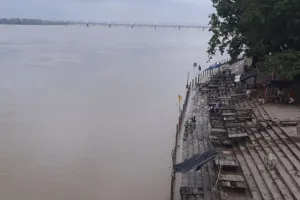 अयोध्या: प्रति घंटा दो सेंटीमीटर बढ़ रहा सरयू का जलस्तर