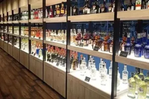 उप्र: शराब के शौकीन शापिंग मॉल में जल्द कर सकेंगे शराब का सेवन