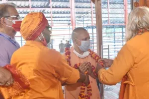 भूमि पूजन पर घरों और मन्दिरों में मनाएं दीपोत्सव: सीएम योगी