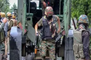 जम्मू-कश्मीर: बारामूला मुठभेड़ में तीन आतंकवादी ढेर, पांच सुरक्षाकर्मी शहीद