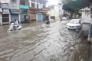 अयोध्या: बरसात ने खोली विकास के दावों की पोल