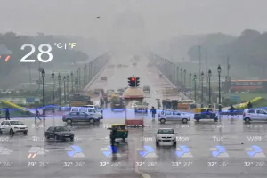 दिल्ली-एनसीआर में भारी बारिश के बाद कई इलाकों में जलभराव