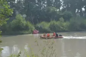 गाजियाबाद में नहर में गिरी कार, बरेली के तीन युवक लापता, एक मिला