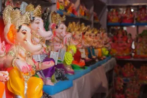 बरेली: घर-घर विराजेंगे गणपति बप्पा, मंदिरों में सजावट