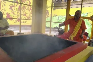 अयोध्या: ट्रस्ट अध्यक्ष के स्वास्थ्य लाभ के लिए यज्ञ हवन शुरू