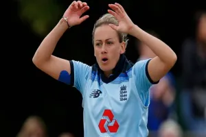 इंग्लैंड की लौरा मार्श ने क्रिकेट के सभी प्रारूपों से लिया संन्यास