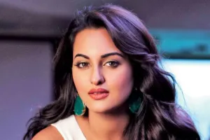 मुरादाबाद: सोनाक्षी सिन्हा को अदालत में हाजिर न होने पर समन जारी