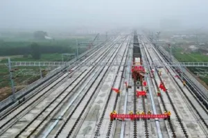 चीन में स्मार्ट बुलेट ट्रेन के रेल मार्ग का निर्माण पूरा