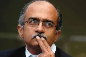 अवमानना मामला: भूषण दोषसिद्धि के खिलाफ पुनर्विचार याचिका दायर करेंगे