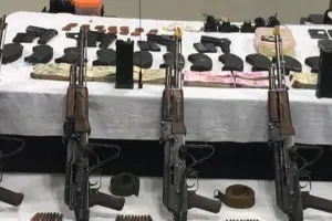 बारामूला से पाकिस्तान में निर्मित हथियार और गोलाबारूद बरामद