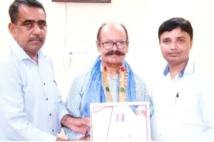 बरेली: साहित्य भूषण सुरेश बाबू मिश्रा एक्सीलेंस अवार्ड 2020 से सम्मानित