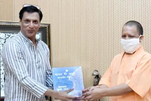 लखनऊ: फिल्म निर्माता मधुर भंडारकर ने मुख्यमंत्री योगी से की मुलाकात
