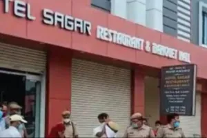 फतेहपुर: सेक्स स्कैंडल चलाने के आरोप में सागर रेस्टोरेंट व बांबे लॉज सीज