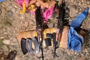 जम्मू-कश्मीर: अखनूर में ड्रोन से गिराए गए हथियार, गोला-बारूद बरामद