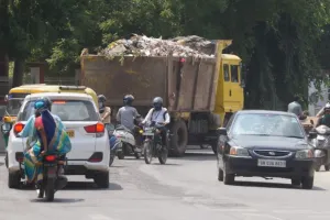 बरेली: कूड़ा उठाने के नाम पर मलाई काट रहे ठेकेदार, लाखों का खेल