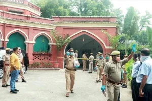 लखनऊ: दोहरे हत्याकांड में नाबालिग को पुलिस हिरासत में घर पर रहने की अनुमति