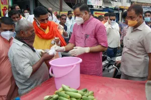 लखनऊ: जल शक्ति मंत्री महेंद्र सिंह राजपूत ने पॉलिथीन को लेकर किया जागरूक