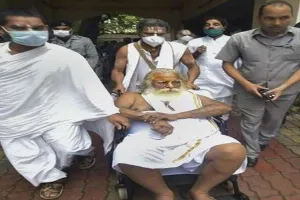 महंत नृत्य गोपाल दास कोरोना से जंग जीतकर पहुंचे अयोध्या