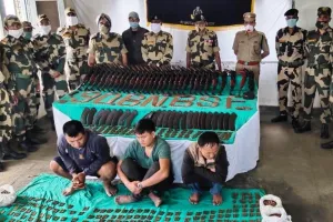 मिजोरम में बीएसएफ के हाथ लगा हथियारों का जखीरा, तीन गिरफ्तार