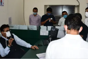 बरेली: मौतों पर सहगल ने जताई चिंता, बोले-कोरोना से न जाए किसी की जान