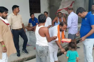 बरेली: विवादित ढांचा विध्वंस प्रकरण पर फैसला आते ही खुशी से झूमे रामभक्त