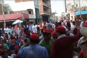 शाहजहांपुर: पदाधिकारी से बदसलूकी पर सपा ने घेरा एसपी ऑफिस