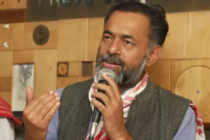 उत्तर-पूर्वी दिल्ली दंगा मामले के आरोपपत्र में येचुरी और योगेंद्र यादव का भी नाम