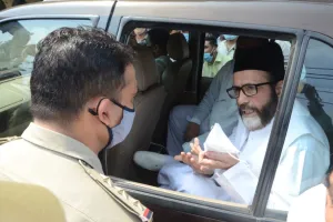 बरेली: हाथरस जा रहे मौलाना तौकीर रजा को पुलिस ने रोका