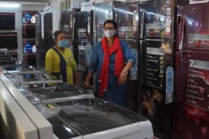 बरेली: नवरात्र में बाजार गुलजार, हर जगह ऑफरों की भरमार