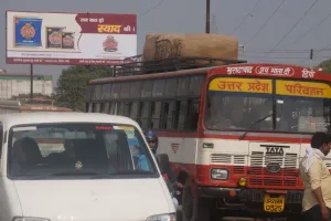 बरेली: लगेज ग्रिल लगाकर दौड़ाई जा रहीं रोडवेज बसें