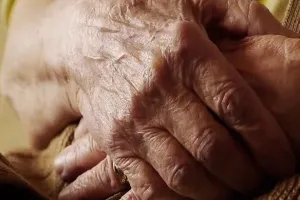 अयोध्या: घर में अकेली रह रही वृद्धा का मिला शव